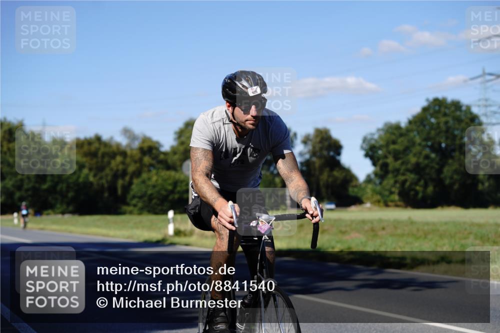 07.09.2025 - 19. Norderstedt Triathlon Michael Burmester http://msf.ph/oto/8841540 07.09.2025 15:29:23 Radfahren 396, 925 meine-sportfotos.de