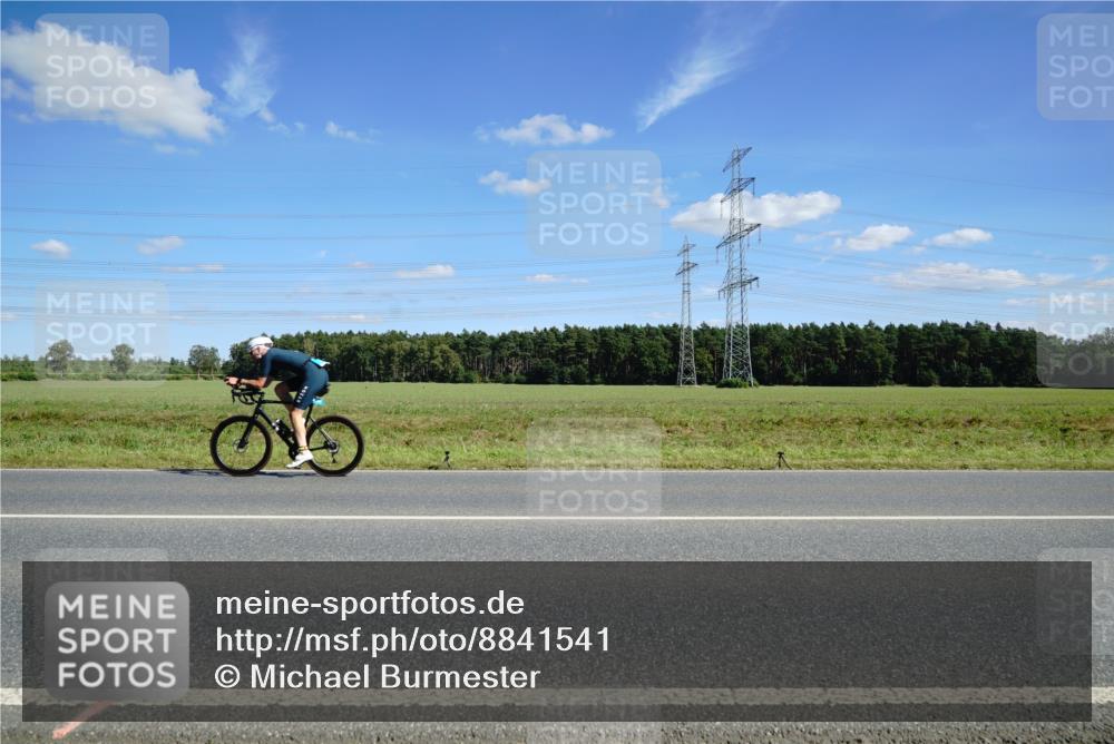 07.09.2025 - 19. Norderstedt Triathlon Michael Burmester http://msf.ph/oto/8841541 07.09.2025 14:32:33 Radfahren 980 meine-sportfotos.de
