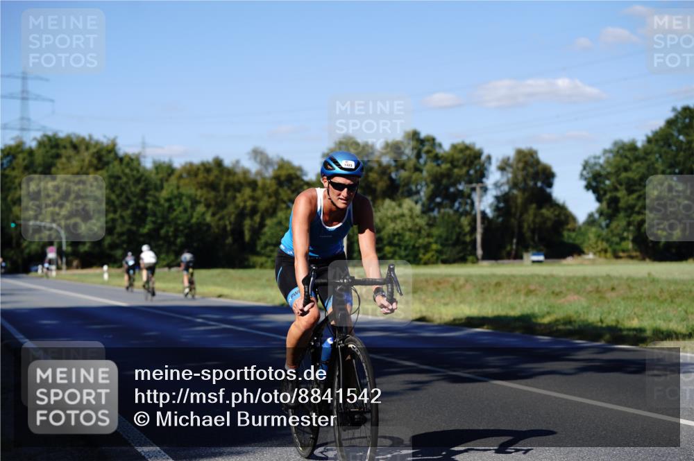 07.09.2025 - 19. Norderstedt Triathlon Michael Burmester http://msf.ph/oto/8841542 07.09.2025 15:29:28 Radfahren 1423 meine-sportfotos.de