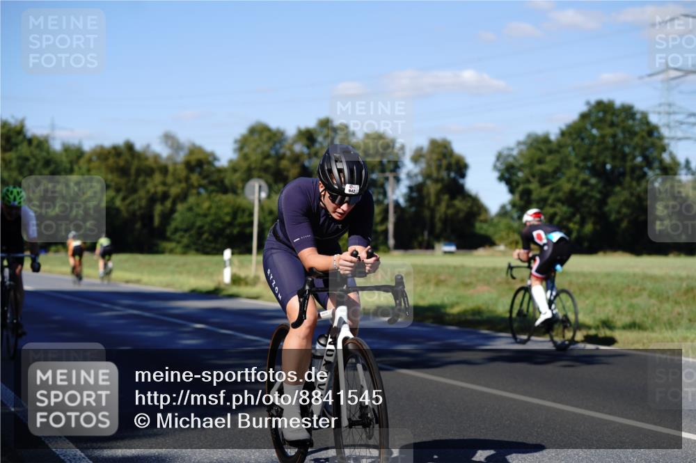 07.09.2025 - 19. Norderstedt Triathlon Michael Burmester http://msf.ph/oto/8841545 07.09.2025 15:29:42 Radfahren 432, 942 meine-sportfotos.de
