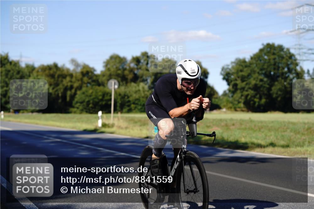 07.09.2025 - 19. Norderstedt Triathlon Michael Burmester http://msf.ph/oto/8841559 07.09.2025 15:30:05 Radfahren 1522 meine-sportfotos.de