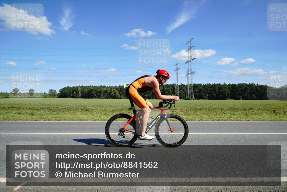 07.09.2025 - 19. Norderstedt Triathlon Michael Burmester http://msf.ph/oto/8841562 07.09.2025 14:32:45 Radfahren 382, 999, 1003 meine-sportfotos.de