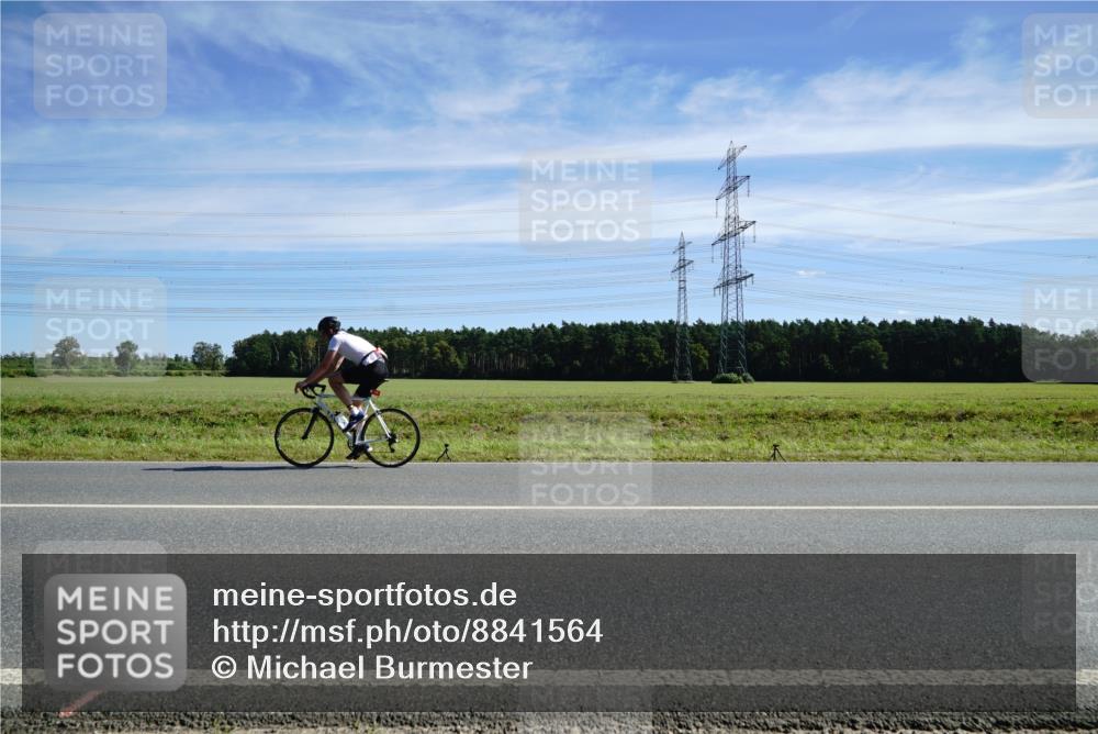 07.09.2025 - 19. Norderstedt Triathlon Michael Burmester http://msf.ph/oto/8841564 07.09.2025 12:25:40 Radfahren 850 meine-sportfotos.de