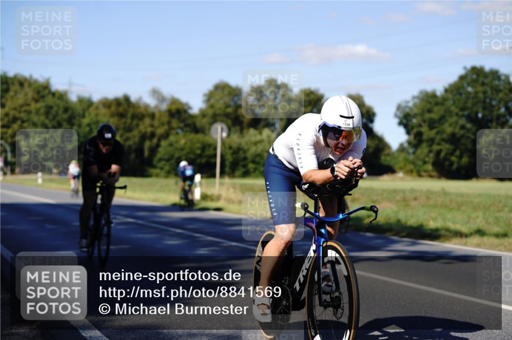 07.09.2025 - 19. Norderstedt Triathlon Michael Burmester http://msf.ph/oto/8841569 07.09.2025 15:30:14 Radfahren 868, 1409, 1526 meine-sportfotos.de