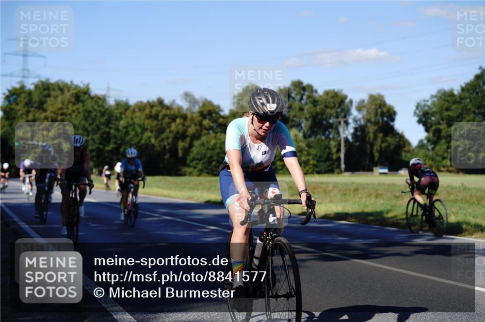 07.09.2025 - 19. Norderstedt Triathlon Michael Burmester http://msf.ph/oto/8841577 07.09.2025 15:30:33 Radfahren 407, 445, 452, 870, 884, 1435, 1486, 1545 meine-sportfotos.de