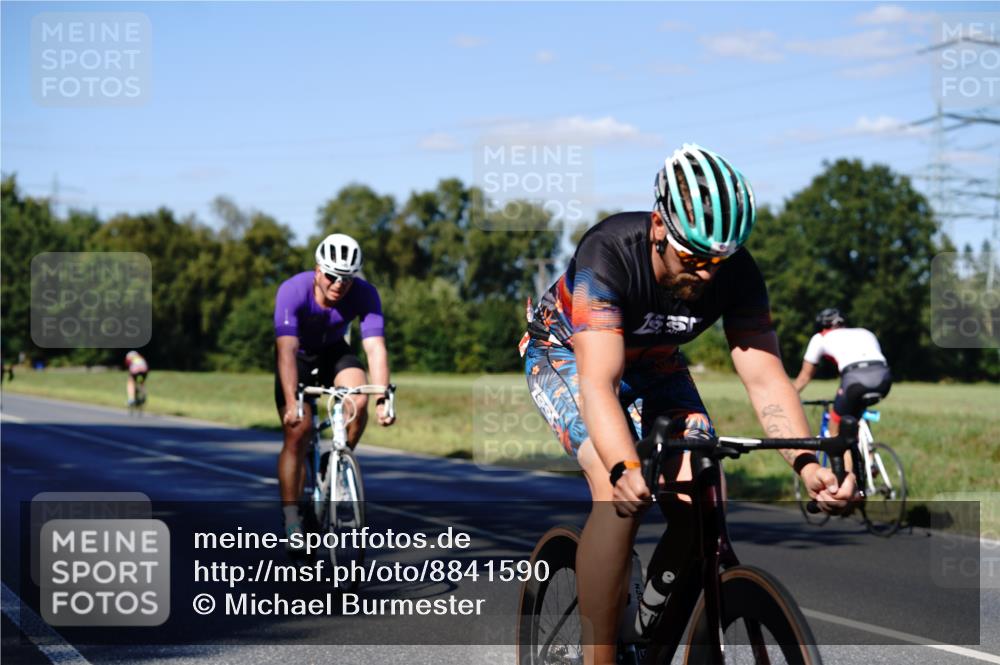 07.09.2025 - 19. Norderstedt Triathlon Michael Burmester http://msf.ph/oto/8841590 07.09.2025 15:30:36 Radfahren 399, 407, 445, 467, 870, 1435, 1486, 1545 meine-sportfotos.de