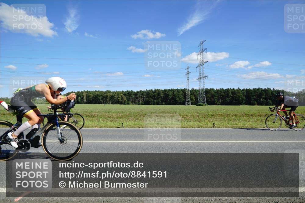 07.09.2025 - 19. Norderstedt Triathlon Michael Burmester http://msf.ph/oto/8841591 07.09.2025 14:32:50 Radfahren 1025, 1503 meine-sportfotos.de