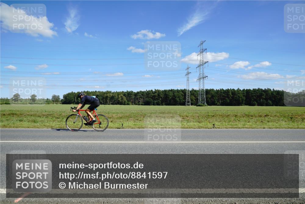 07.09.2025 - 19. Norderstedt Triathlon Michael Burmester http://msf.ph/oto/8841597 07.09.2025 14:32:51 Radfahren 1025, 1503 meine-sportfotos.de