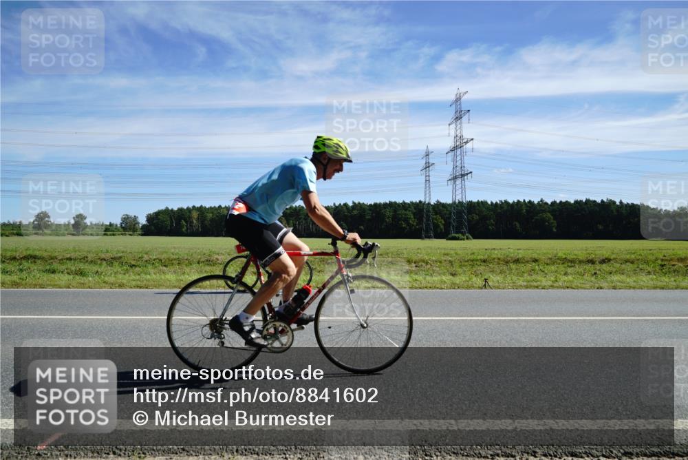 07.09.2025 - 19. Norderstedt Triathlon Michael Burmester http://msf.ph/oto/8841602 07.09.2025 12:26:04 Radfahren 754, 762 meine-sportfotos.de