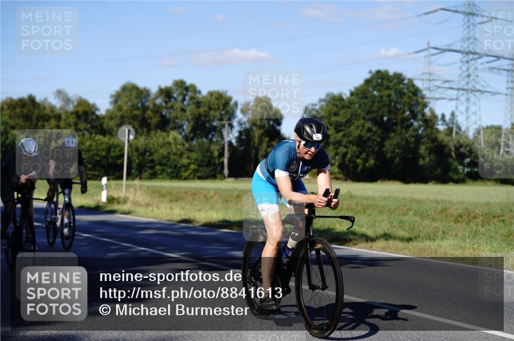 07.09.2025 - 19. Norderstedt Triathlon Michael Burmester http://msf.ph/oto/8841613 07.09.2025 15:30:49 Radfahren 416, 442, 956, 1413, 1508 meine-sportfotos.de