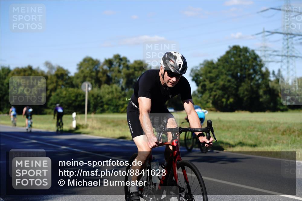 07.09.2025 - 19. Norderstedt Triathlon Michael Burmester http://msf.ph/oto/8841628 07.09.2025 15:31:03 Radfahren 1420 meine-sportfotos.de