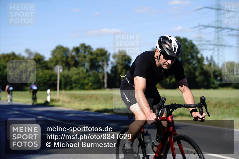 07.09.2025 - 19. Norderstedt Triathlon Michael Burmester http://msf.ph/oto/8841629 07.09.2025 15:31:04 Radfahren 1420 meine-sportfotos.de