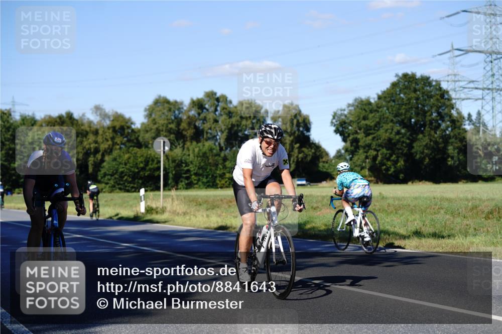 07.09.2025 - 19. Norderstedt Triathlon Michael Burmester http://msf.ph/oto/8841643 07.09.2025 15:31:24 Radfahren 955, 1470, 1528, 1534 meine-sportfotos.de
