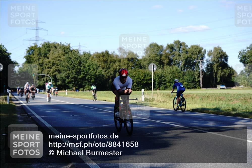 07.09.2025 - 19. Norderstedt Triathlon Michael Burmester http://msf.ph/oto/8841658 07.09.2025 15:31:39 Radfahren 1511, 1537 meine-sportfotos.de