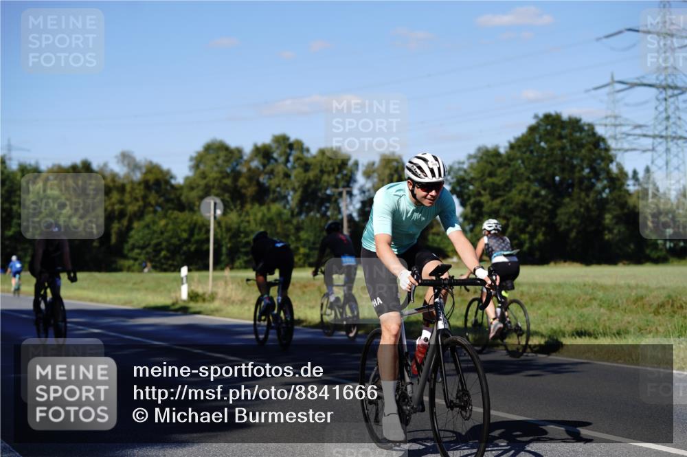 07.09.2025 - 19. Norderstedt Triathlon Michael Burmester http://msf.ph/oto/8841666 07.09.2025 15:31:43 Radfahren 917, 944, 953, 1411, 1537 meine-sportfotos.de
