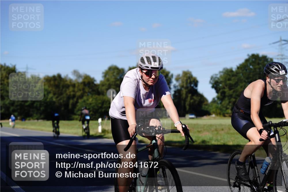 07.09.2025 - 19. Norderstedt Triathlon Michael Burmester http://msf.ph/oto/8841672 07.09.2025 15:31:44 Radfahren 917, 944, 953, 1411 meine-sportfotos.de