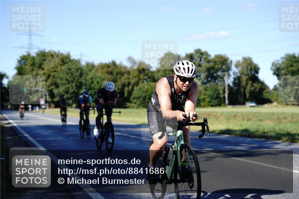 07.09.2025 - 19. Norderstedt Triathlon Michael Burmester http://msf.ph/oto/8841686 07.09.2025 15:32:02 Radfahren 902, 1427, 1460, 1479, 1523 meine-sportfotos.de