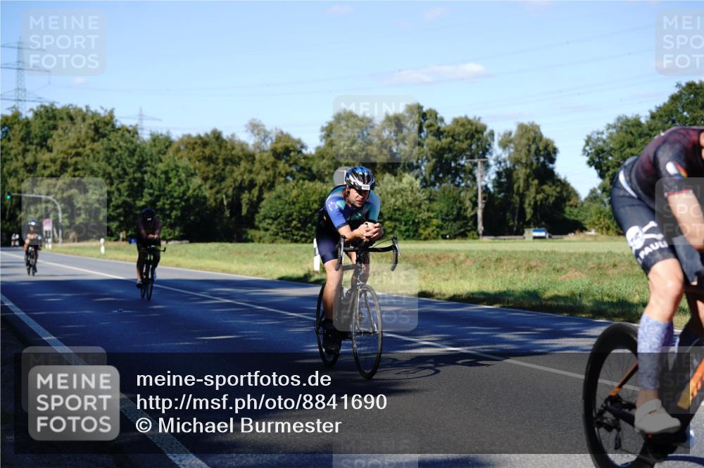 07.09.2025 - 19. Norderstedt Triathlon Michael Burmester http://msf.ph/oto/8841690 07.09.2025 15:32:03 Radfahren 902, 1427, 1460, 1479, 1523 meine-sportfotos.de