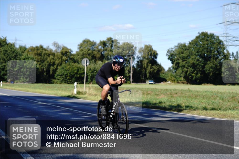 07.09.2025 - 19. Norderstedt Triathlon Michael Burmester http://msf.ph/oto/8841696 07.09.2025 15:32:06 Radfahren 902, 1479, 1523 meine-sportfotos.de