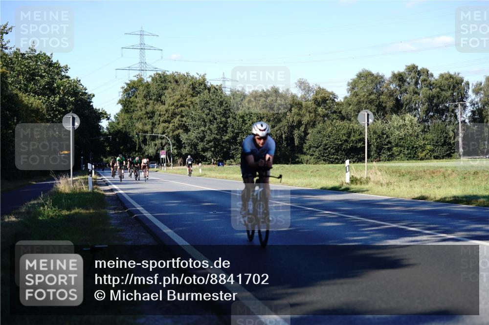 07.09.2025 - 19. Norderstedt Triathlon Michael Burmester http://msf.ph/oto/8841702 07.09.2025 15:32:19 Radfahren 903 meine-sportfotos.de
