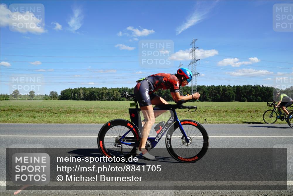 07.09.2025 - 19. Norderstedt Triathlon Michael Burmester http://msf.ph/oto/8841705 07.09.2025 14:33:24 Radfahren 438, 480, 872, 1502 meine-sportfotos.de