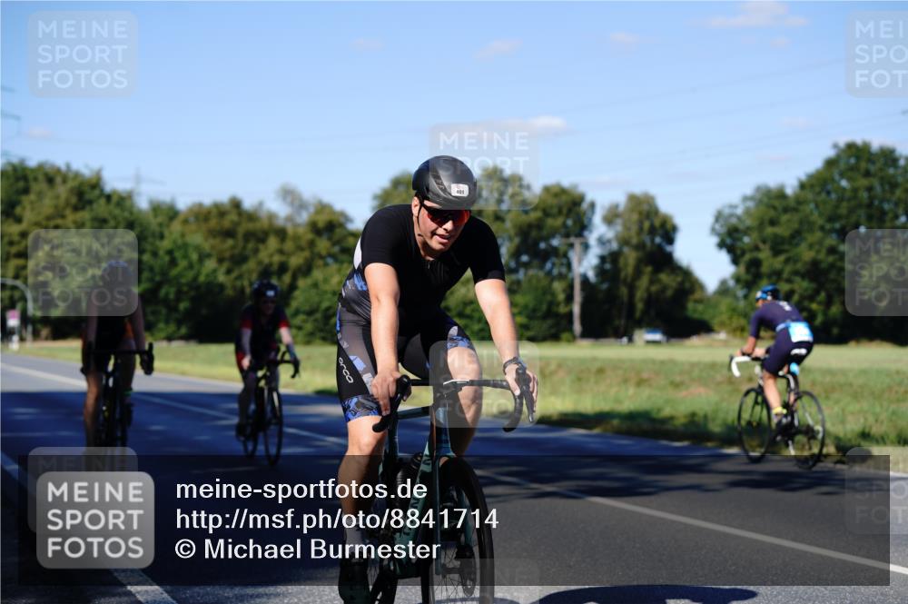 07.09.2025 - 19. Norderstedt Triathlon Michael Burmester http://msf.ph/oto/8841714 07.09.2025 15:32:27 Radfahren 401, 415, 459, 1492, 1495, 1541 meine-sportfotos.de