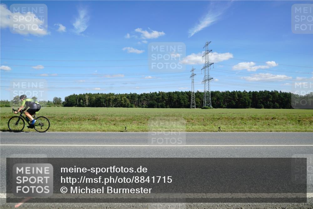 07.09.2025 - 19. Norderstedt Triathlon Michael Burmester http://msf.ph/oto/8841715 07.09.2025 14:33:26 Radfahren 438, 480, 872 meine-sportfotos.de