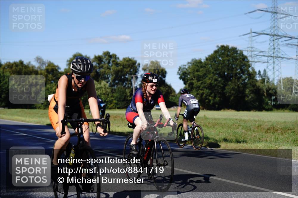 07.09.2025 - 19. Norderstedt Triathlon Michael Burmester http://msf.ph/oto/8841719 07.09.2025 15:32:28 Radfahren 401, 459, 1492, 1495, 1541 meine-sportfotos.de
