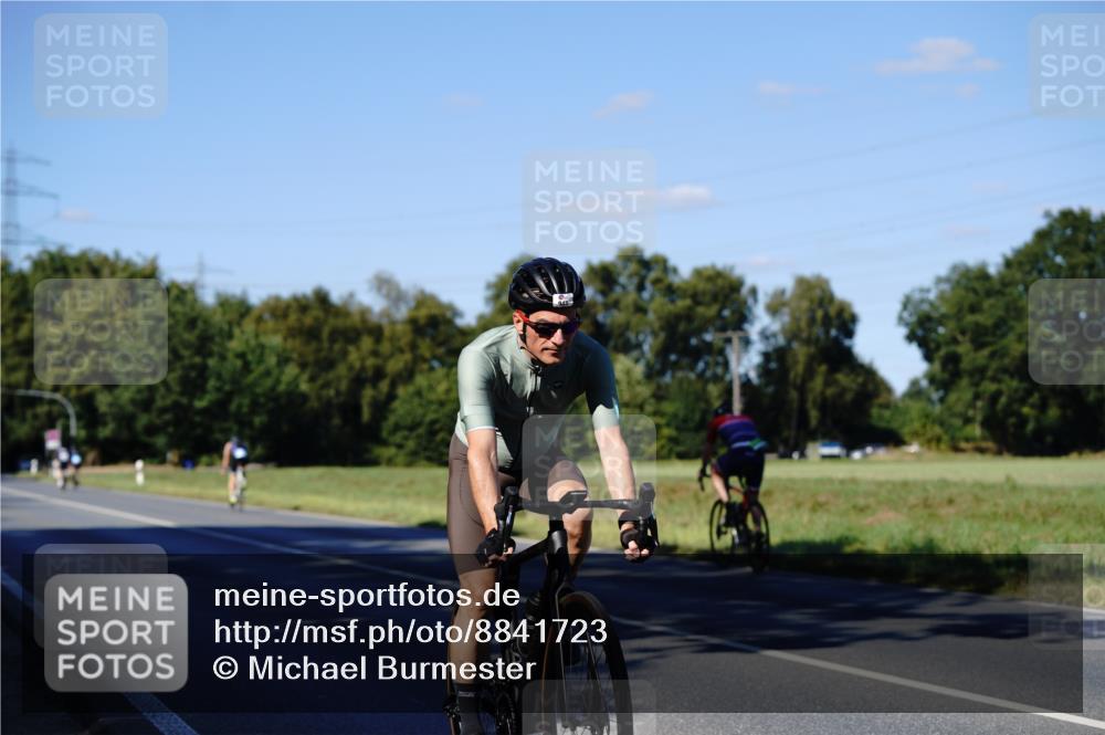 07.09.2025 - 19. Norderstedt Triathlon Michael Burmester http://msf.ph/oto/8841723 07.09.2025 15:32:35 Radfahren 945 meine-sportfotos.de