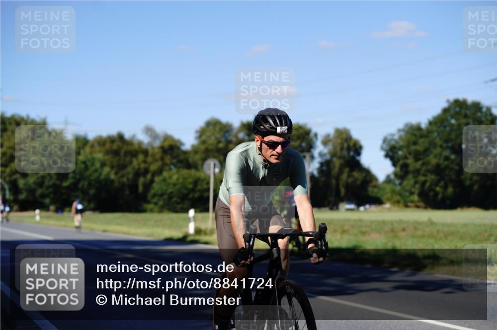 07.09.2025 - 19. Norderstedt Triathlon Michael Burmester http://msf.ph/oto/8841724 07.09.2025 15:32:35 Radfahren 945 meine-sportfotos.de