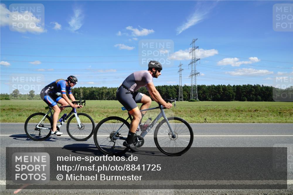 07.09.2025 - 19. Norderstedt Triathlon Michael Burmester http://msf.ph/oto/8841725 07.09.2025 14:33:27 Radfahren 438, 480, 872 meine-sportfotos.de