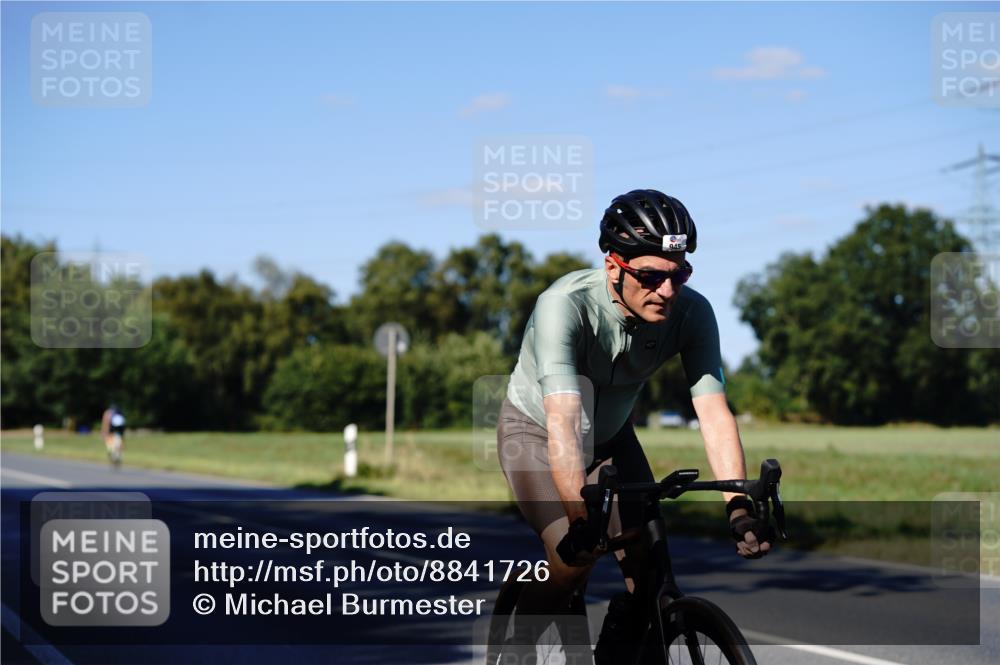 07.09.2025 - 19. Norderstedt Triathlon Michael Burmester http://msf.ph/oto/8841726 07.09.2025 15:32:35 Radfahren 945 meine-sportfotos.de