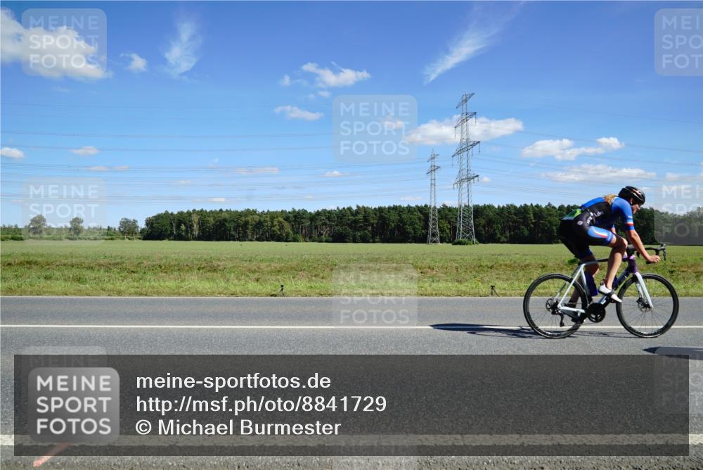 07.09.2025 - 19. Norderstedt Triathlon Michael Burmester http://msf.ph/oto/8841729 07.09.2025 14:33:27 Radfahren 438, 480, 872 meine-sportfotos.de