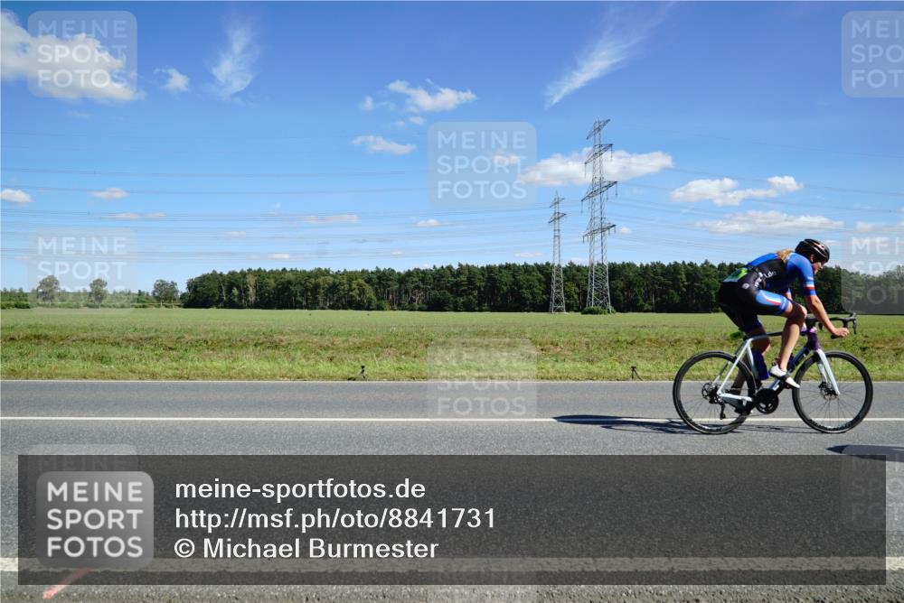 07.09.2025 - 19. Norderstedt Triathlon Michael Burmester http://msf.ph/oto/8841731 07.09.2025 14:33:27 Radfahren 438, 480, 872 meine-sportfotos.de