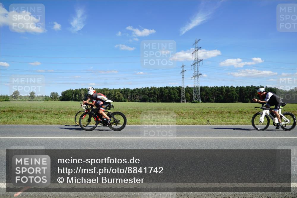 07.09.2025 - 19. Norderstedt Triathlon Michael Burmester http://msf.ph/oto/8841742 07.09.2025 14:33:32 Radfahren 446, 975 meine-sportfotos.de