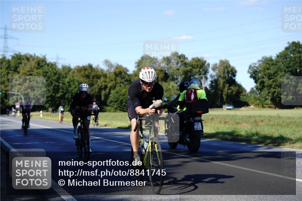 07.09.2025 - 19. Norderstedt Triathlon Michael Burmester http://msf.ph/oto/8841745 07.09.2025 15:32:50 Radfahren 866, 1475, 1530 meine-sportfotos.de