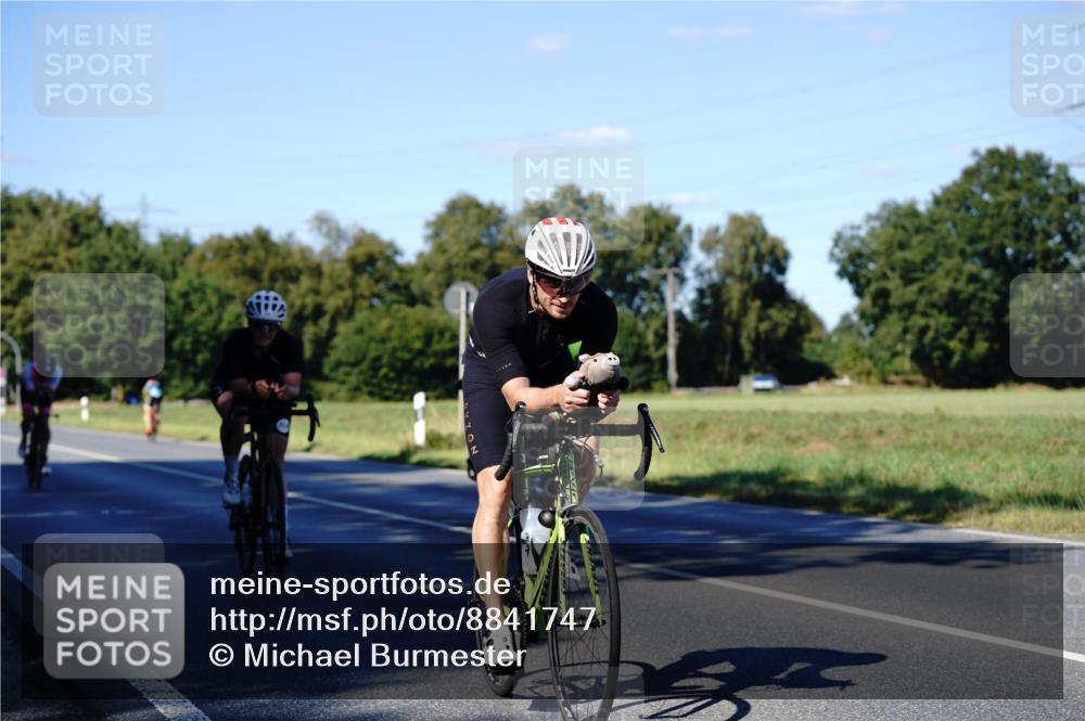 07.09.2025 - 19. Norderstedt Triathlon Michael Burmester http://msf.ph/oto/8841747 07.09.2025 15:32:50 Radfahren 866, 1475, 1530 meine-sportfotos.de