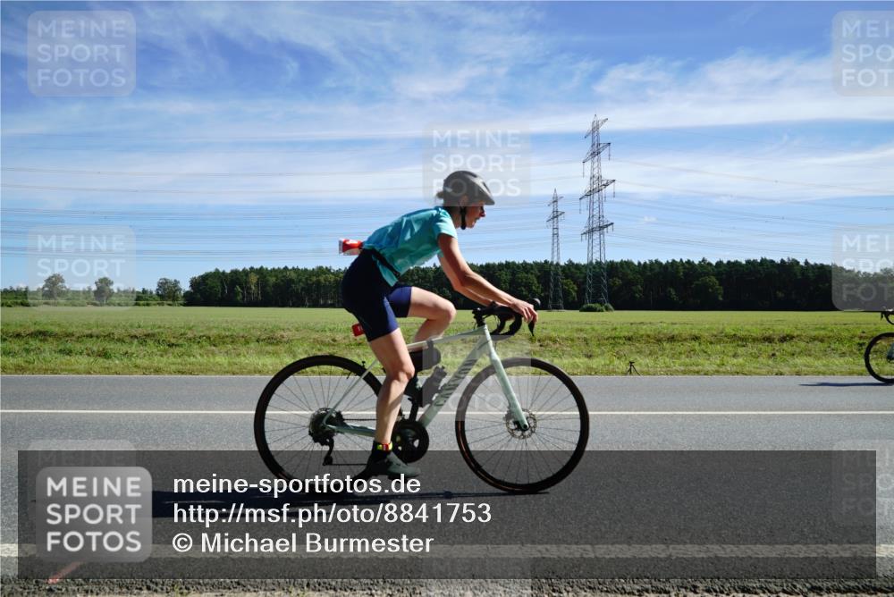 07.09.2025 - 19. Norderstedt Triathlon Michael Burmester http://msf.ph/oto/8841753 07.09.2025 12:26:52 Radfahren 194, 695 meine-sportfotos.de