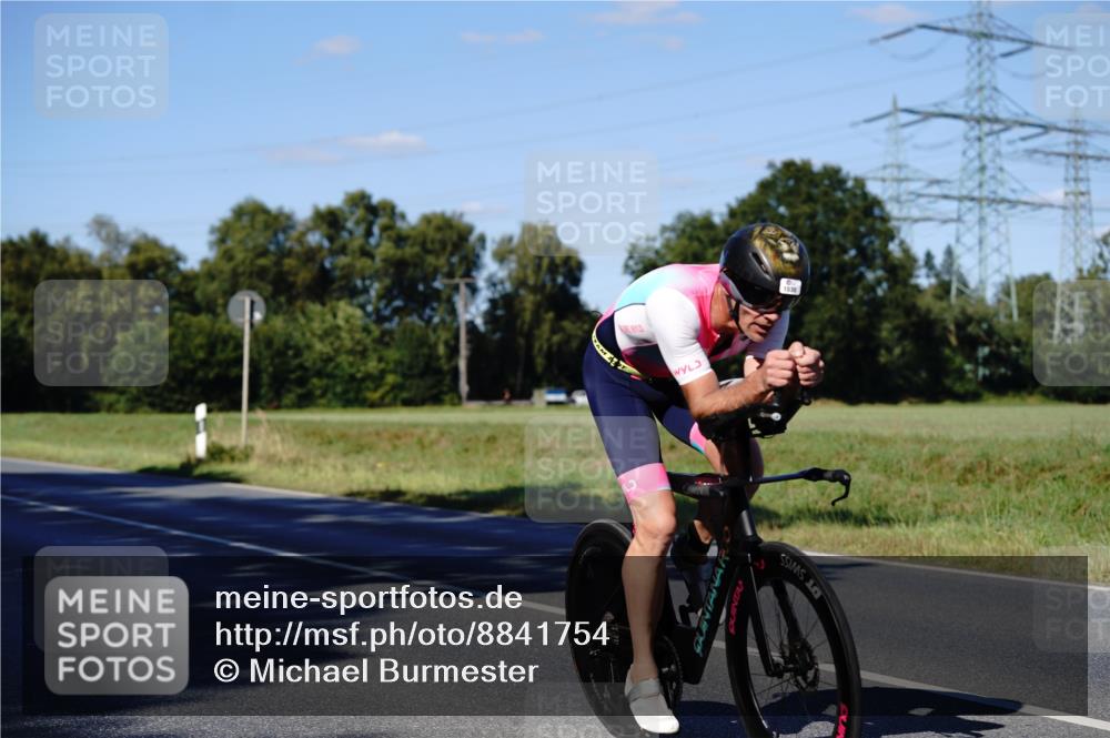 07.09.2025 - 19. Norderstedt Triathlon Michael Burmester http://msf.ph/oto/8841754 07.09.2025 15:32:52 Radfahren 866, 1475, 1530 meine-sportfotos.de