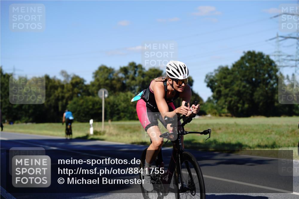 07.09.2025 - 19. Norderstedt Triathlon Michael Burmester http://msf.ph/oto/8841755 07.09.2025 15:32:57 Radfahren 377, 453 meine-sportfotos.de