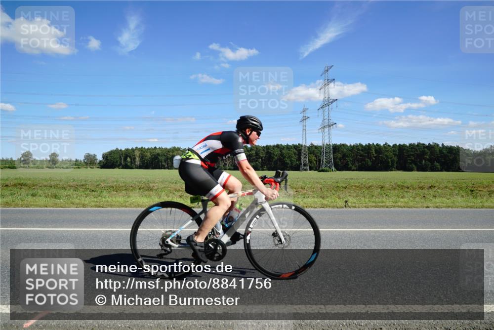 07.09.2025 - 19. Norderstedt Triathlon Michael Burmester http://msf.ph/oto/8841756 07.09.2025 14:33:34 Radfahren 446, 975, 1028, 1498 meine-sportfotos.de