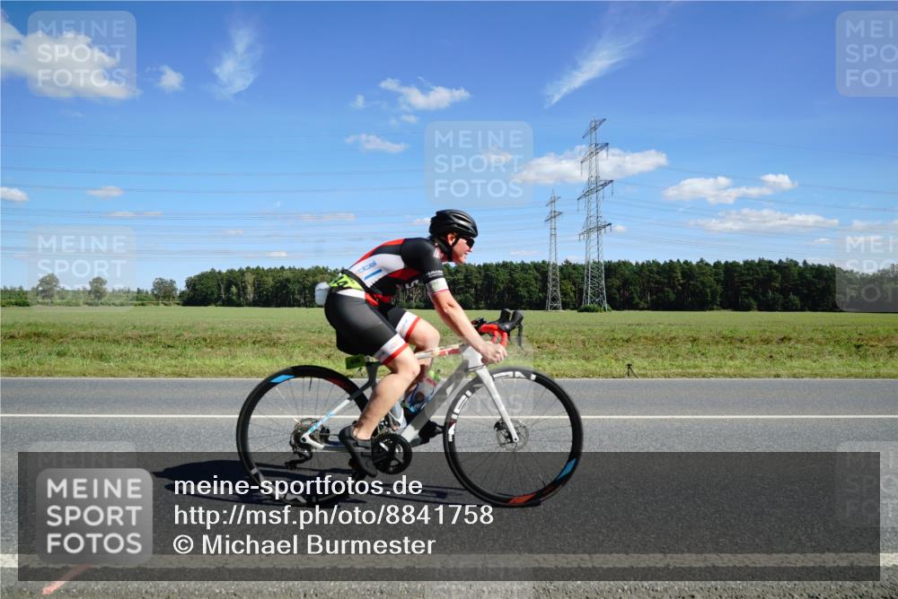 07.09.2025 - 19. Norderstedt Triathlon Michael Burmester http://msf.ph/oto/8841758 07.09.2025 14:33:34 Radfahren 446, 975, 1028, 1498 meine-sportfotos.de