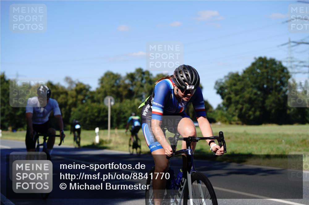 07.09.2025 - 19. Norderstedt Triathlon Michael Burmester http://msf.ph/oto/8841770 07.09.2025 15:33:15 Radfahren 473, 480, 1546 meine-sportfotos.de