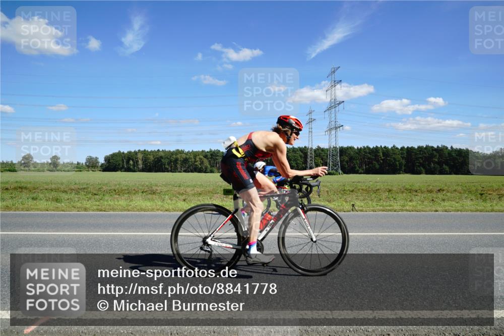 07.09.2025 - 19. Norderstedt Triathlon Michael Burmester http://msf.ph/oto/8841778 07.09.2025 14:33:38 Radfahren 440, 975, 1028, 1498 meine-sportfotos.de