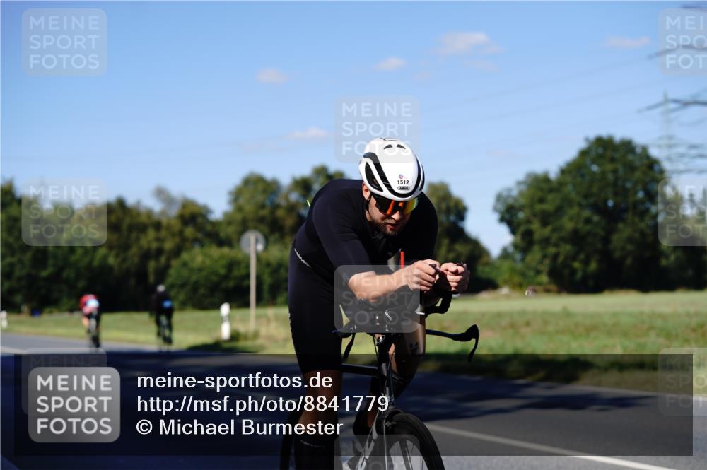 07.09.2025 - 19. Norderstedt Triathlon Michael Burmester http://msf.ph/oto/8841779 07.09.2025 15:33:30 Radfahren 1512 meine-sportfotos.de