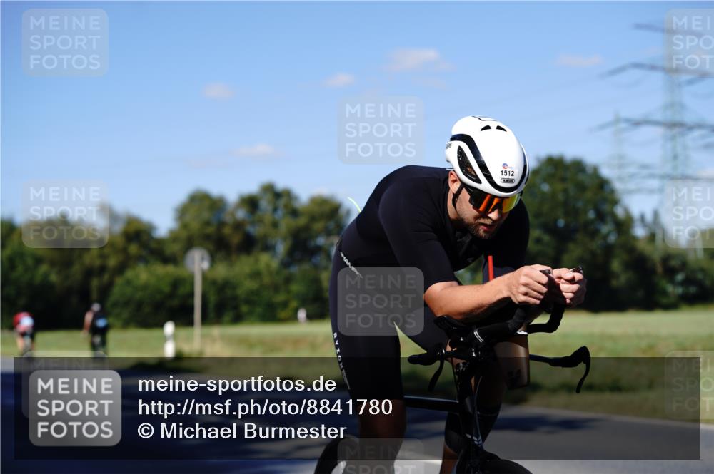 07.09.2025 - 19. Norderstedt Triathlon Michael Burmester http://msf.ph/oto/8841780 07.09.2025 15:33:30 Radfahren 1512 meine-sportfotos.de