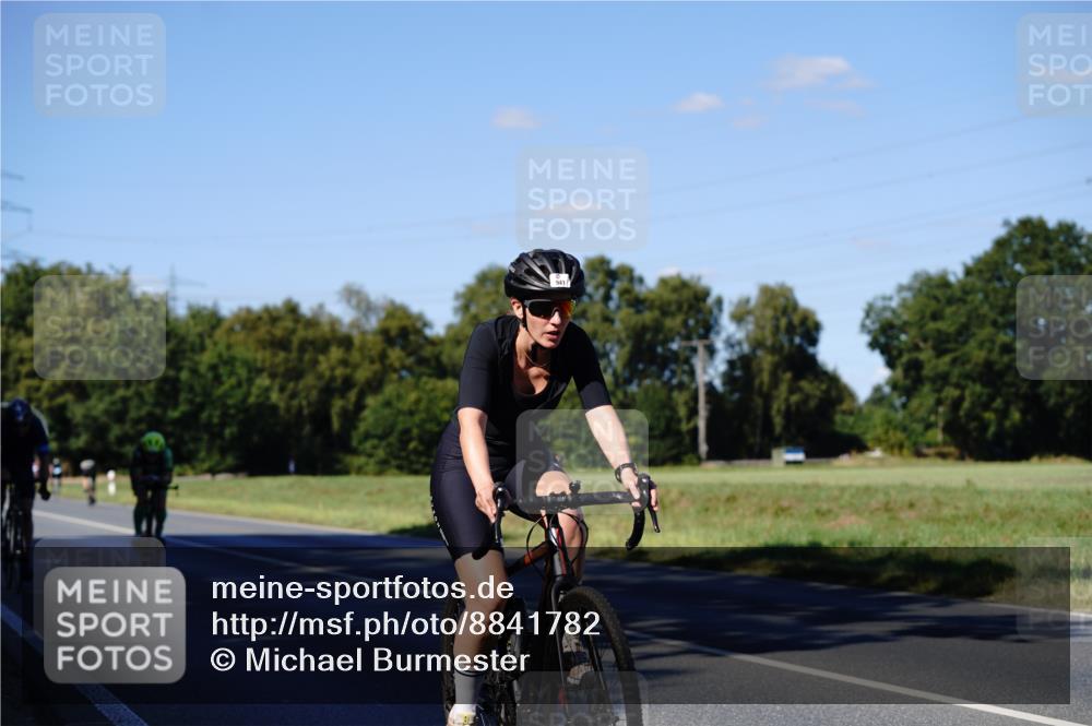 07.09.2025 - 19. Norderstedt Triathlon Michael Burmester http://msf.ph/oto/8841782 07.09.2025 15:33:36 Radfahren 883, 941, 946, 1480 meine-sportfotos.de