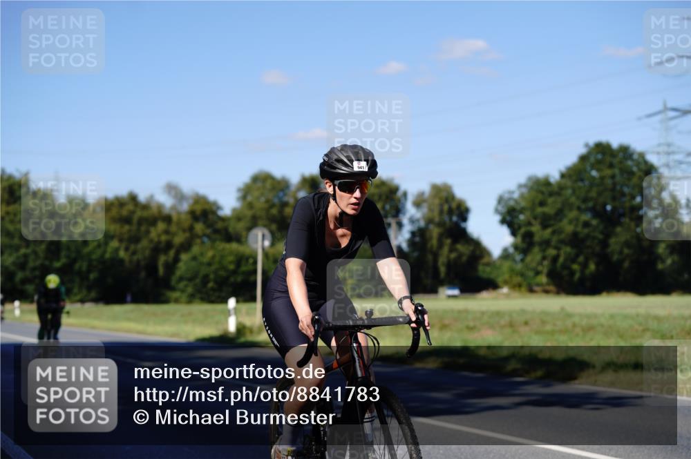 07.09.2025 - 19. Norderstedt Triathlon Michael Burmester http://msf.ph/oto/8841783 07.09.2025 15:33:36 Radfahren 883, 941, 946, 1480 meine-sportfotos.de
