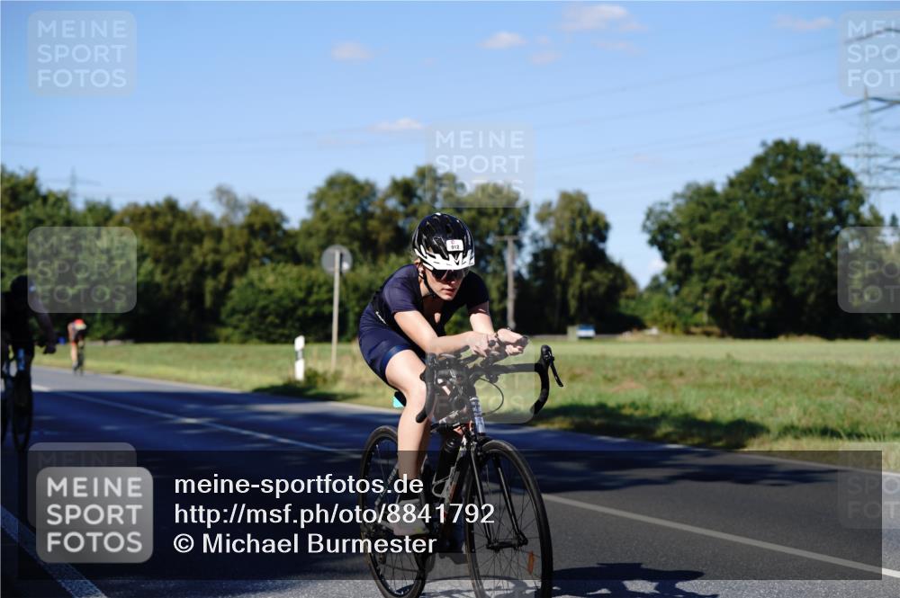 07.09.2025 - 19. Norderstedt Triathlon Michael Burmester http://msf.ph/oto/8841792 07.09.2025 15:33:44 Radfahren 875, 912 meine-sportfotos.de