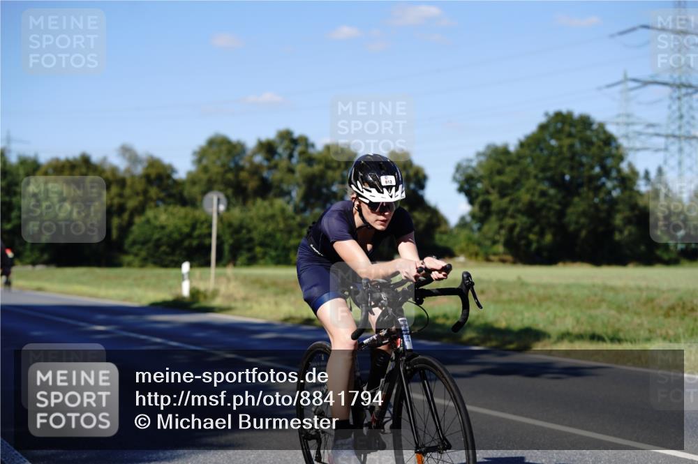 07.09.2025 - 19. Norderstedt Triathlon Michael Burmester http://msf.ph/oto/8841794 07.09.2025 15:33:44 Radfahren 875, 912 meine-sportfotos.de